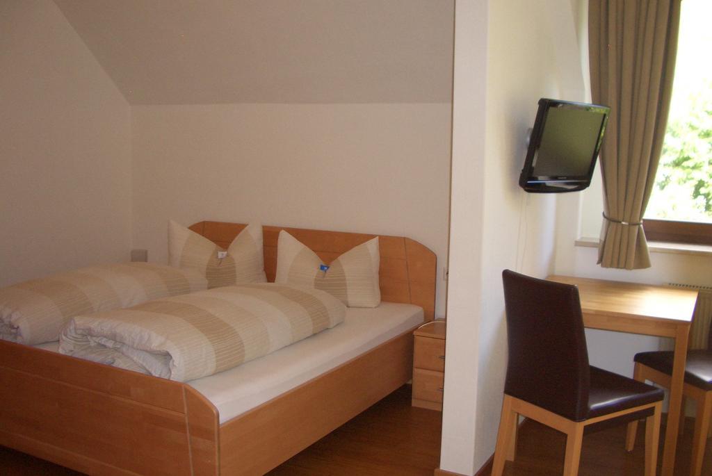 Gaestehaus Weberskirch Ernst Habitación foto
